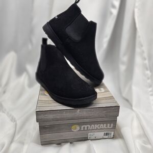 Makalu Elyse Black Faux Fur Lined Boots 8.5 NEW